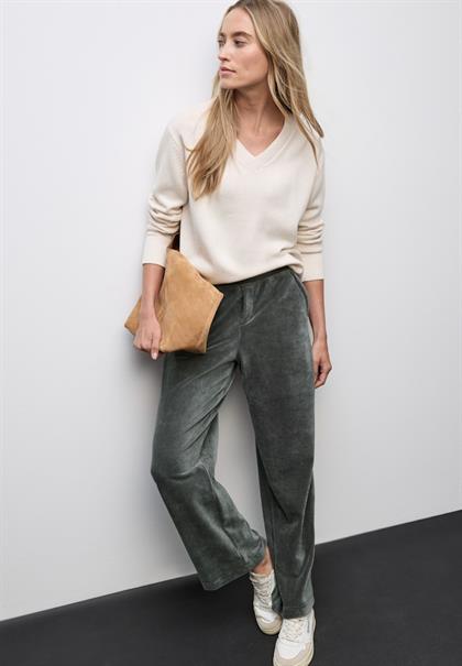 Straight Leg Cordhose balsam green