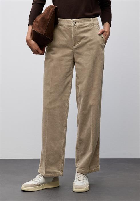 straight-leg-cordhose-flowing-beige