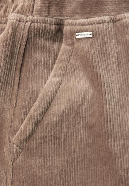 Straight Leg Cordhose silk brown