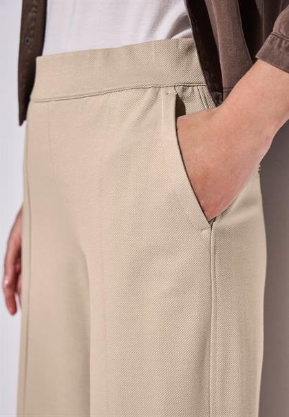 Straight Leg Hose barley beige