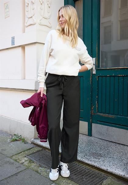 Straight Leg Hose black