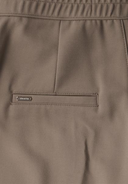 Straight Leg Hose dark mocha beige