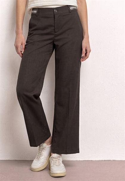 Straight Leg Hose mit Gürteldetails espresso brown