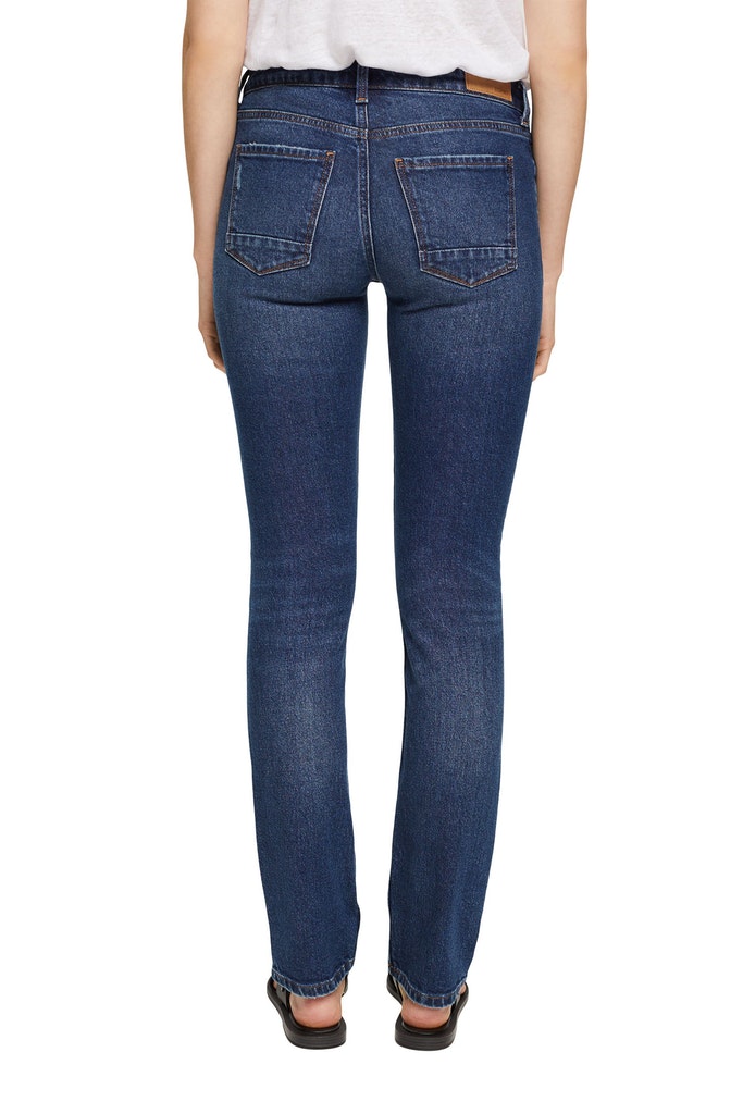 straight-leg-jeans-blue-dark-washed