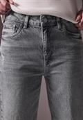 Straight Leg Jeans ice grey wash