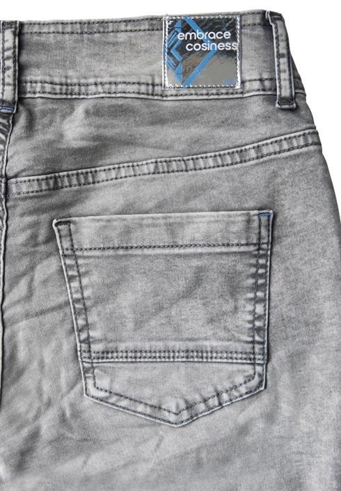 straight-leg-jeans-light-grey-stone-wash