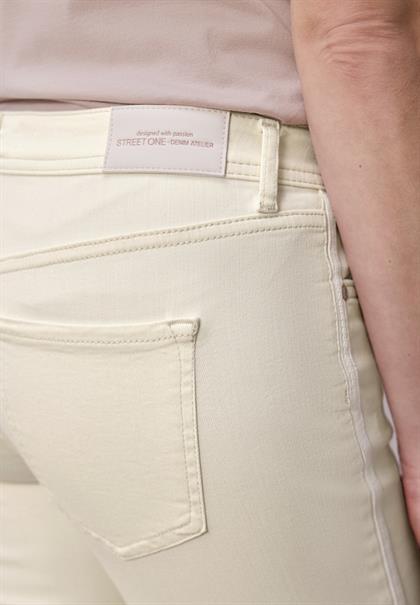 Straight Leg Jeans mit fransigem Saum ecru soft washed