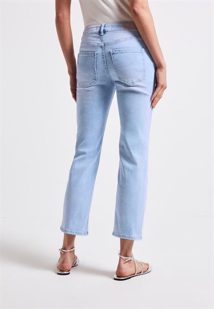 Straight Leg Jeans ultra bleach wash