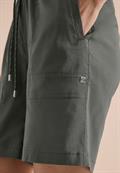 Straight Leg Shorts im Loose Fit clear khaki