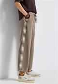 Straight Leg Strukturhose bark brown