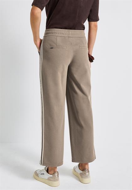 Straight Leg Strukturhose bark brown