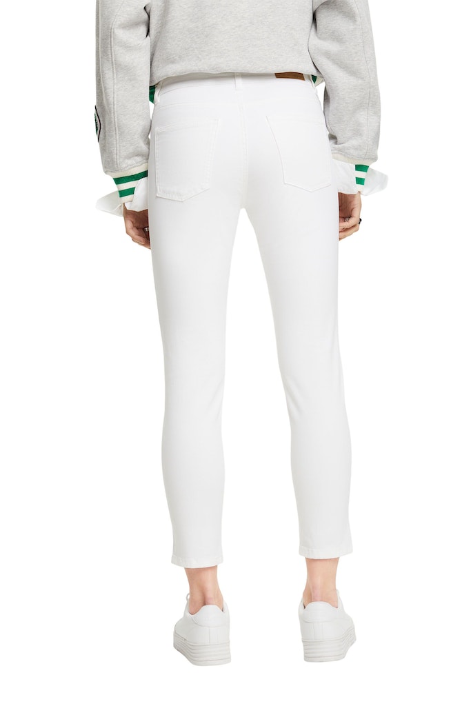 stretchige-mid-rise-hose-in-cropped-länge-white