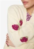 Strickjacke mit bunten 3D Blumen patch cream-pink