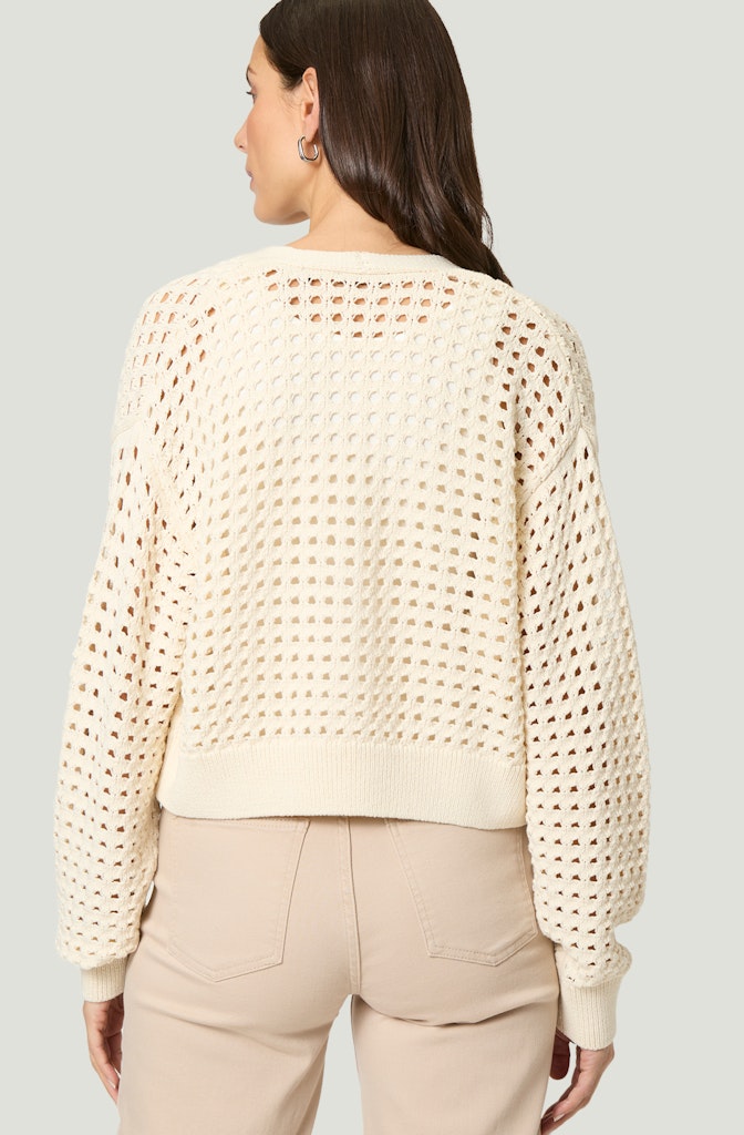 strickjacke-mit-lochmuster-eggnog