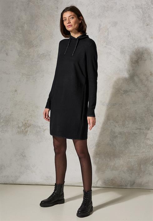 strickkleid-mit-glitzer-black