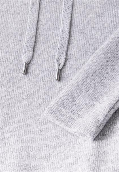 Strickkleid mit Kapuze platinum grey mel.