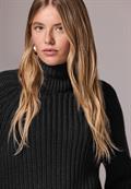Strickpullover black