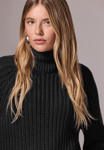 Strickpullover black