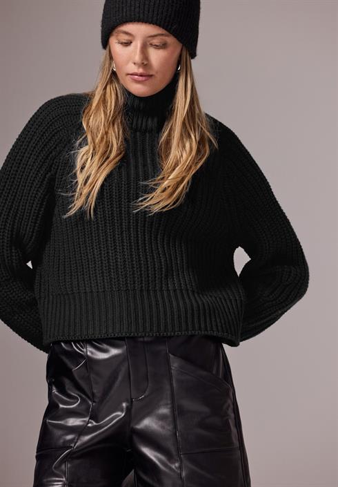 strickpullover-black