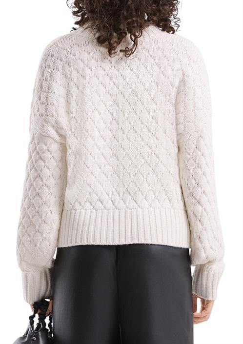 strickpullover-creme