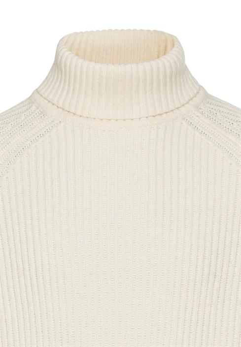 strickpullover-mit-rollkragen-creme