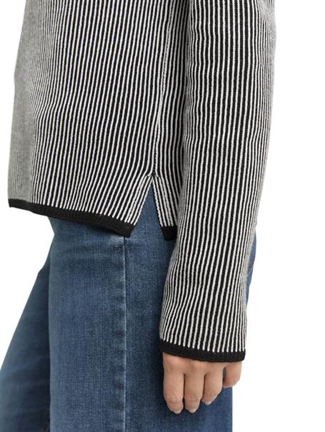 Strickpullover mit Rundhalsausschnitt black white plaited knit