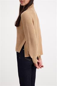 Strickpullover mit Seitenschlitzen cognac