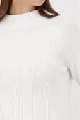 Strickpullover mit Stehkragen off-white