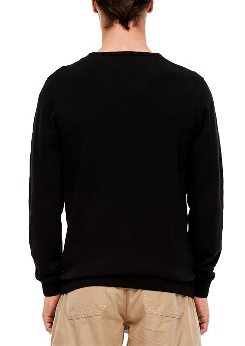 strickpullover-schwarz