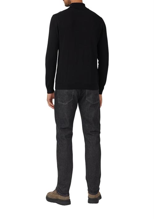 strickpullover-schwarz