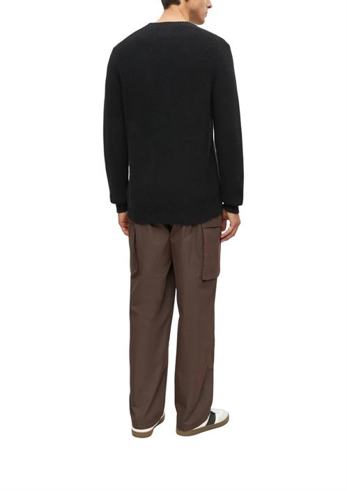 strickpullover-schwarz