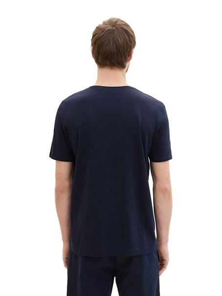 structured v-neck t-shirt sky captain blue