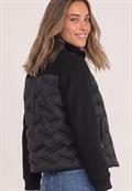 Strukturmix Jacke mit geklebter Steppung black