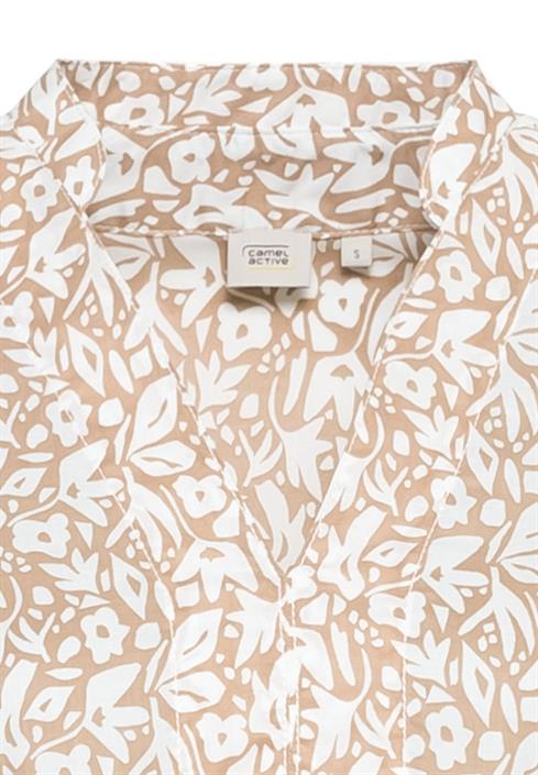 stufenkleid-mit-allover-blumenprint-biscuit-milk-white-a
