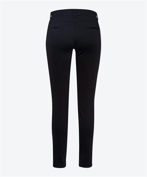 Style Shakira black
