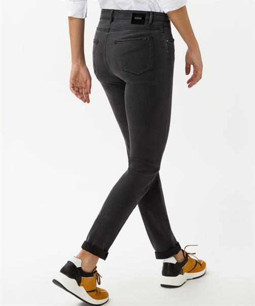 Style Shakira used grey
