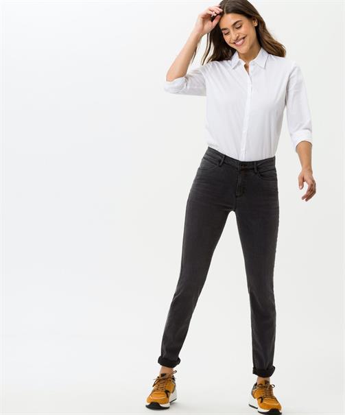 Style Shakira used grey