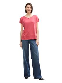 T-Shirt aus Materialmix berry red