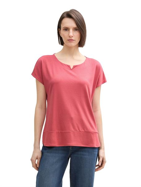 T-Shirt aus Materialmix berry red