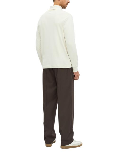 t-shirt-beige