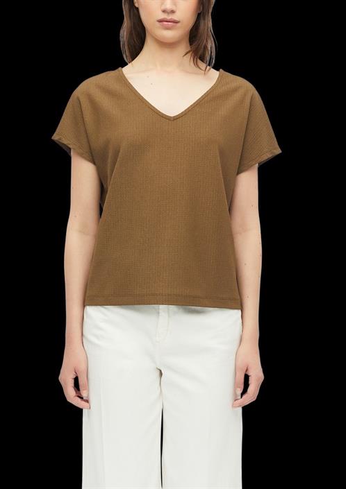 t-shirt-braun