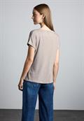 T-Shirt im Glanz-Look smooth sand beige