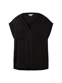 T-Shirt mit aufgesetzten Taschen deep black