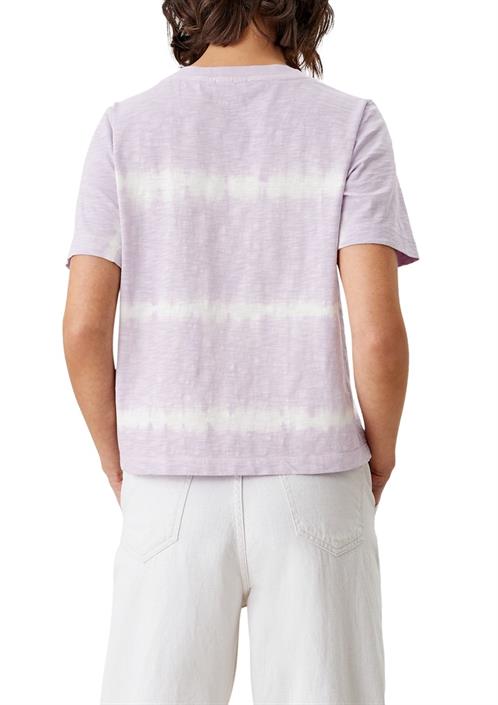 t-shirt-mit-batikmuster-lila