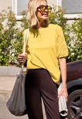 T-Shirt mit Embroidery Ärmeln snap yellow