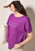 T-Shirt mit grafischem Print magenta lacquer