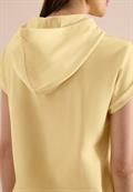 T-Shirt mit Hoodie und Printdetail buttermilk yellow