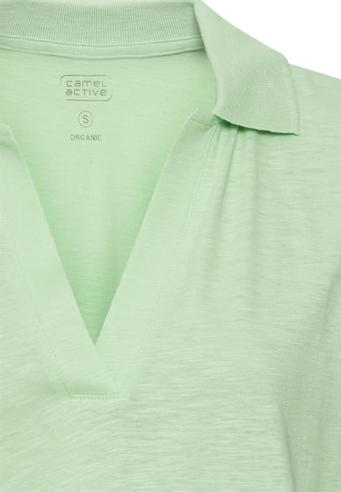 t-shirt-mit-polokragen-aus-organic-cotton-pistaccio