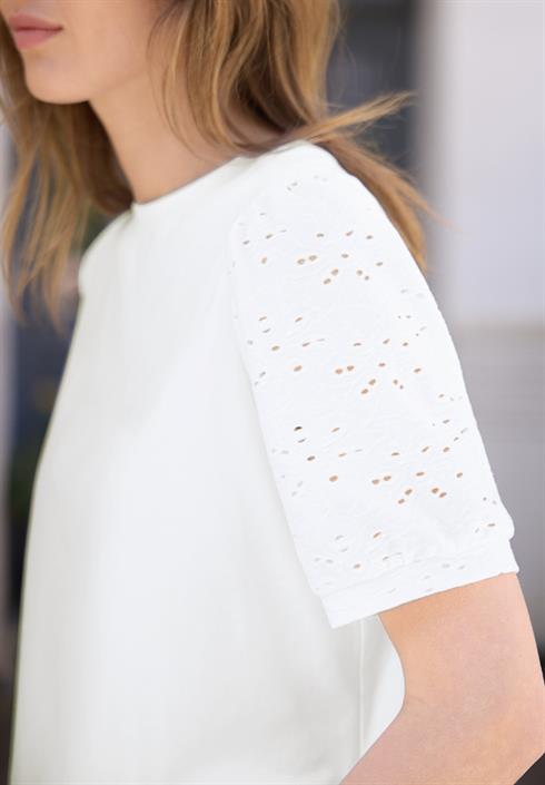 t-shirt-mit-rundhals-und-spitzenärmeln-white