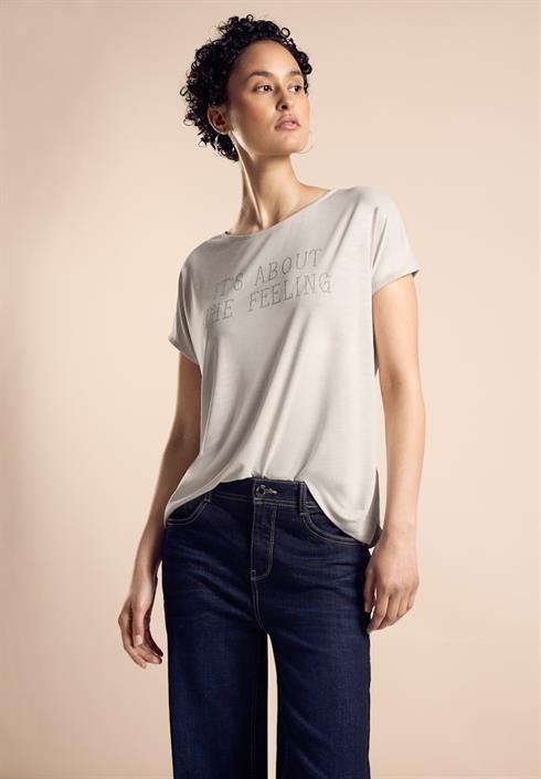 t-shirt-mit-schriftzug-smooth-sand-beige